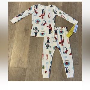 (NWT) Carters Boy Size 18 Months White Pajama Set With Nutcrackers & Candy Canes